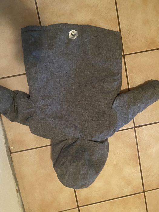 Paka ubran kurtki, czapki , spodnie koszulki , buty