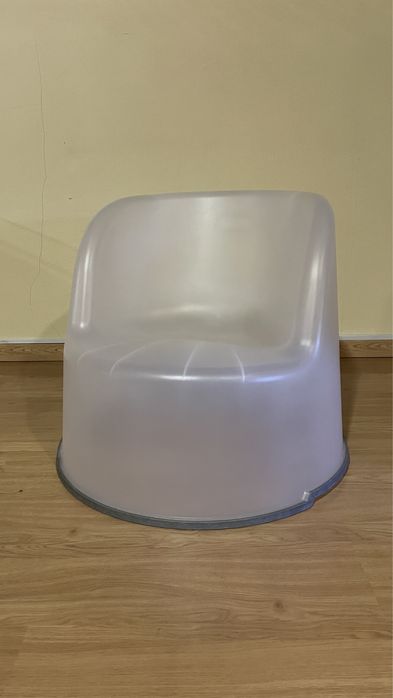 Poltrona em poliuretano (design K & M Hagberg)