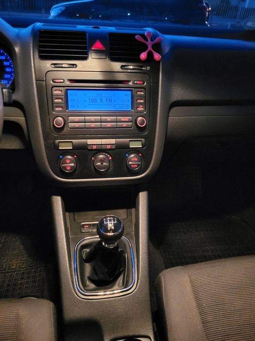 Volkswagen GOLF 5- 1,4Mpi бенз МКПП!