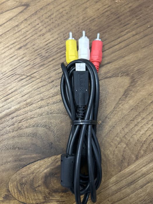 Cabo Lumix máquinas fotográficas. Amarelo vermelho branco scart