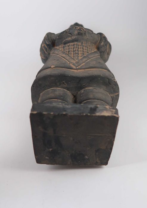 Guerreiro em terracota com 37 cm de altura
