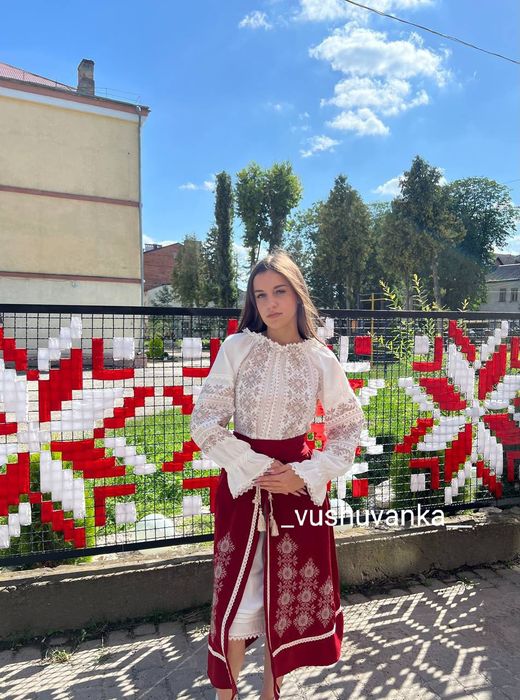 Вишита сукня з плахтою