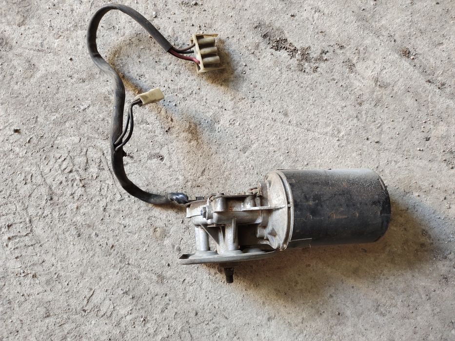 Мерседес 310 мотор склоочисника . Привод дворников Mercedes