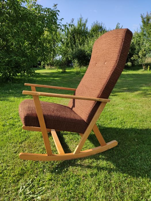 Fotel bujany tapicerowany fotel na płozach