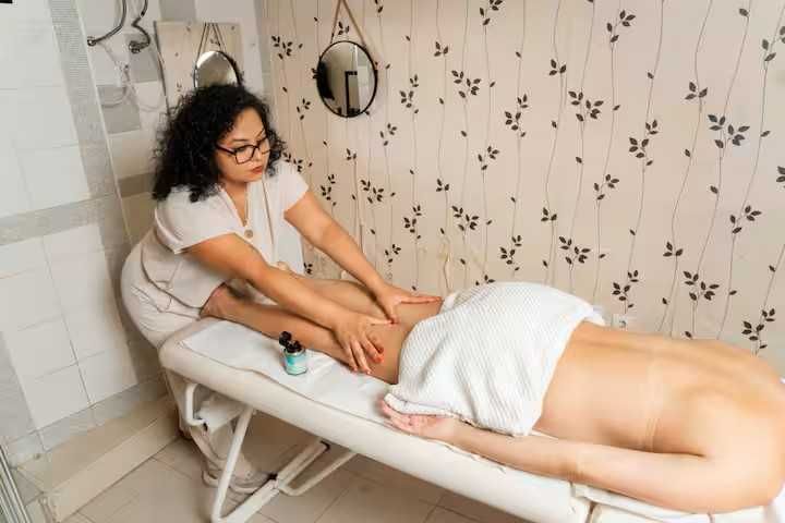 Massagens e depilação Studio na Baixa.