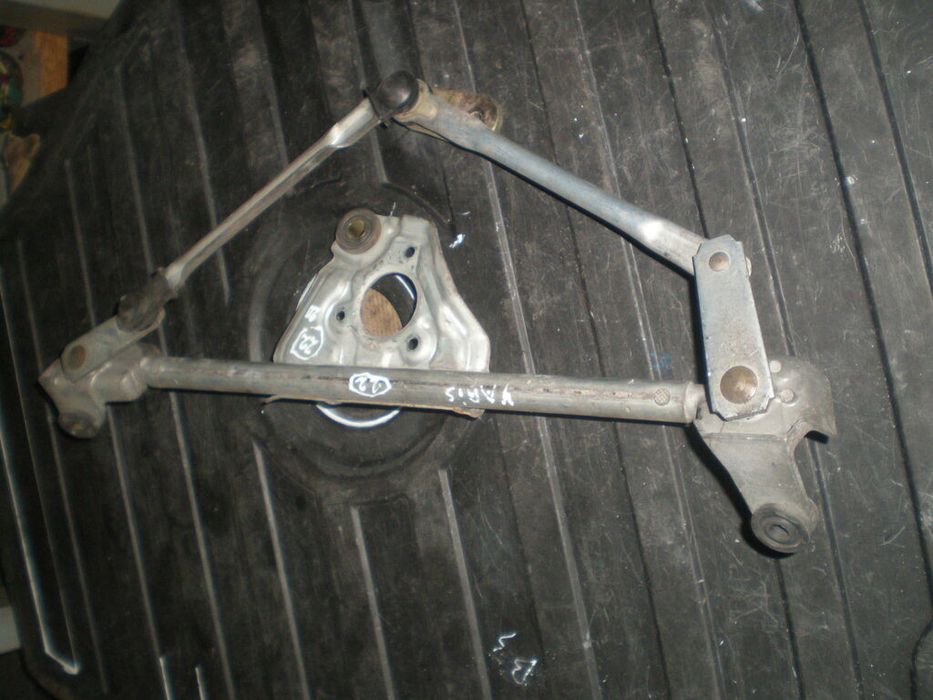 Left Front Windshield Wiper Arm / Blade for TOYOTA Yaris (_P1