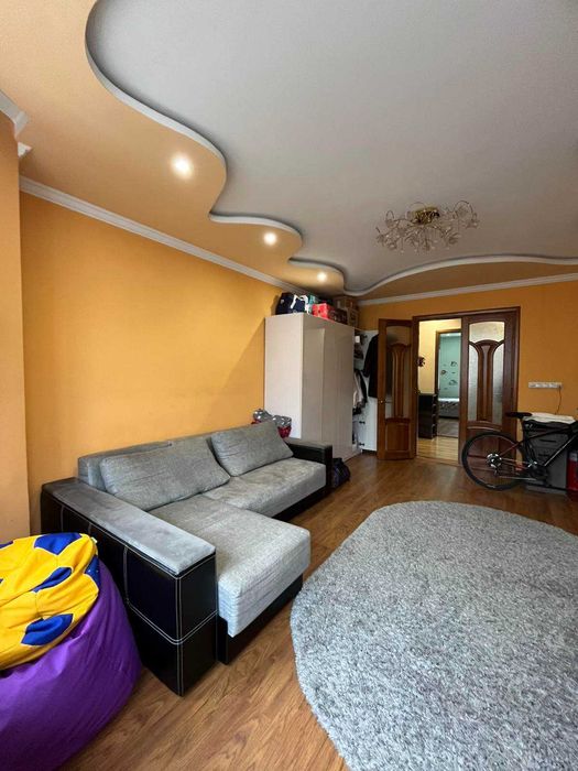 Трикімнатна квартира в районі парку Шевченка