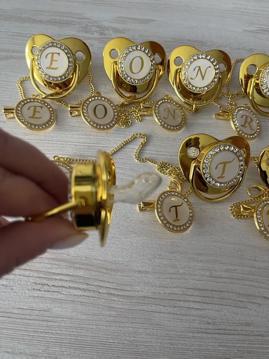 Новогодняя акция! 1+1=3! Соска в стразах с держателем!