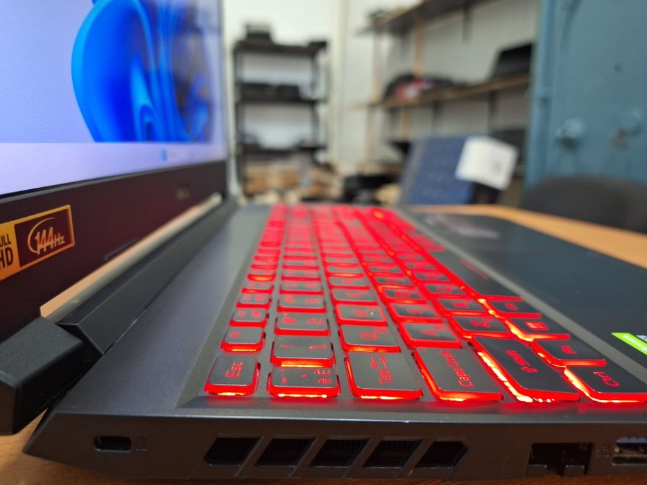 Acer Nitro 5 AN515-57 i5-11400H RTX 3050 4Gb DDR4 16Gb SSD + HDD