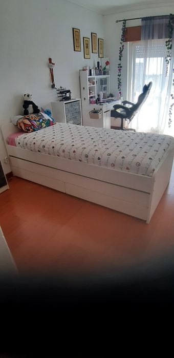 Cama de solteiro 2 camas e 2  sapateiras