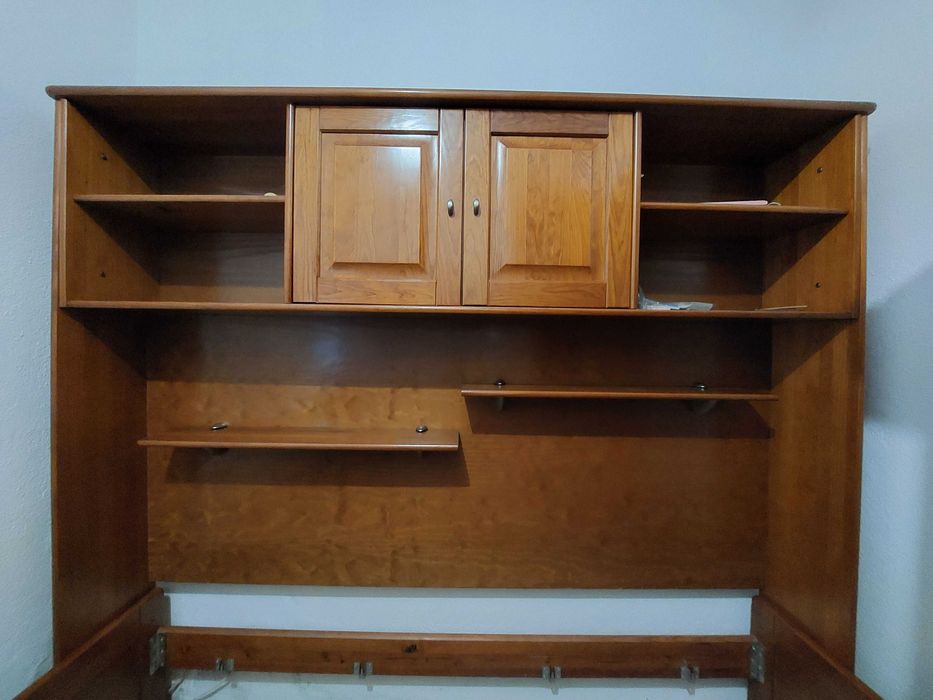 Cama versátil para ambiente compacto