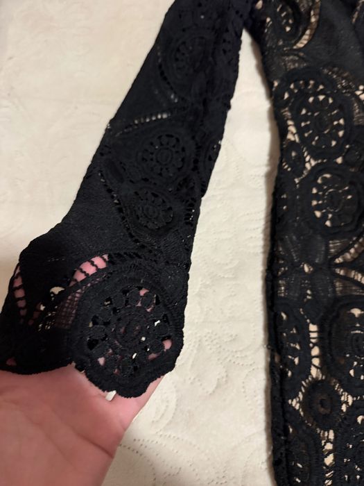 Чорне мереживне плаття