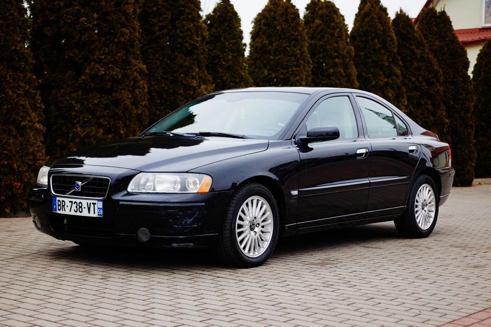 Volvo S60 2.4D_Momentum_Niski przebieg_Zadbany