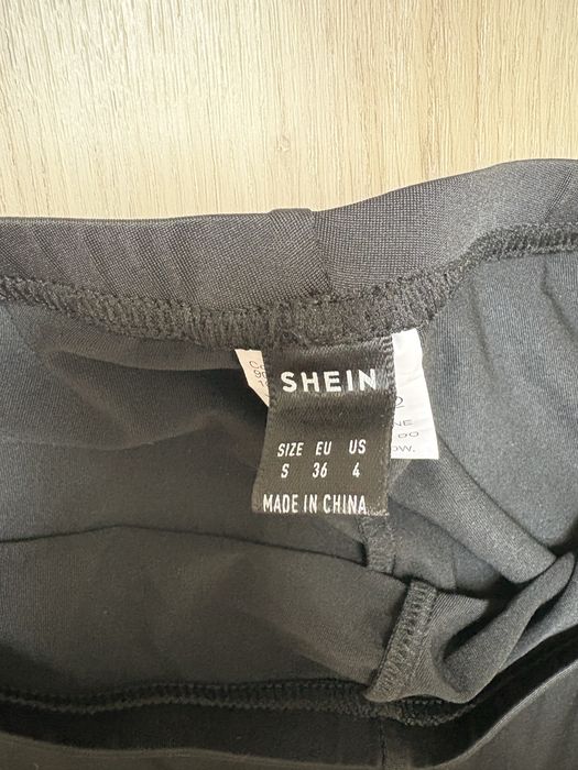Czarne legginsy Shein