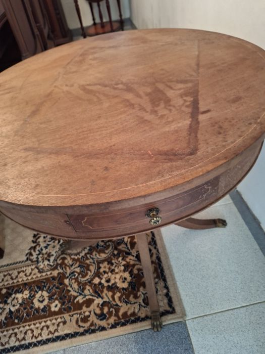 Mesa redonda para restauro pés de galo gavetas