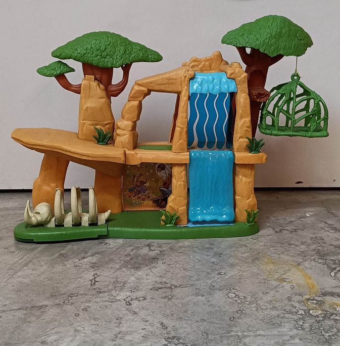 Vendo vários brinquedos