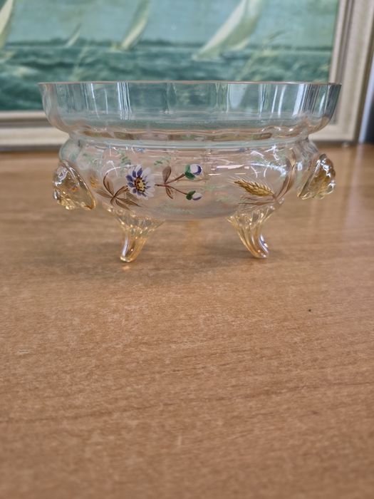 Dekoracyjna misa szklana na nożkach ręcznie zdobiona