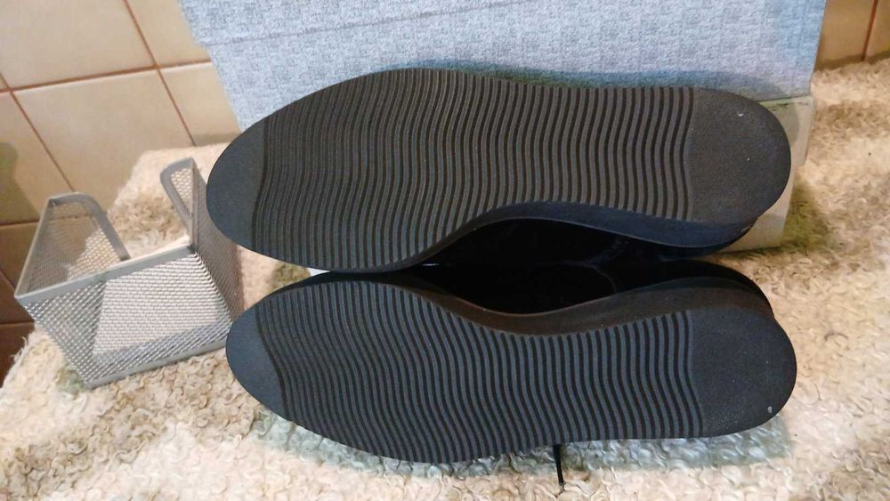 Obuwie Welurowe Ryłko 38 (24cm)