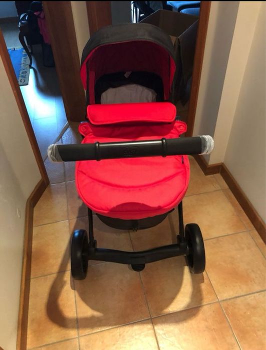 Carrinho de Bebe da Chicco + Alcofa + Cadeira Auto + Ovo  ( 4 em 1 )