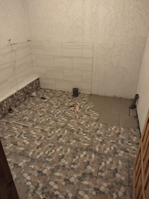 Будівельні роботи, косіння трави, встановлення парканів пилка і рубка