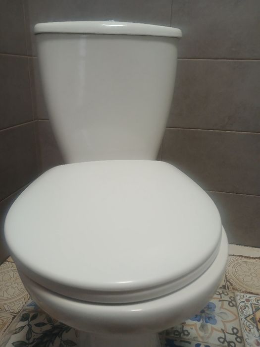 Продам унітаз Kolo