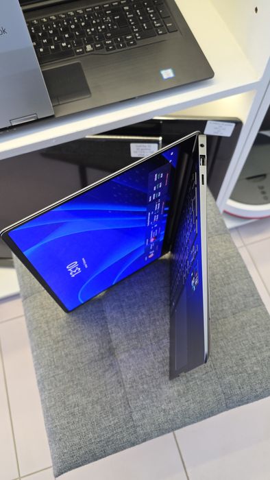 Samsung galaxy book 3 pro  OLED