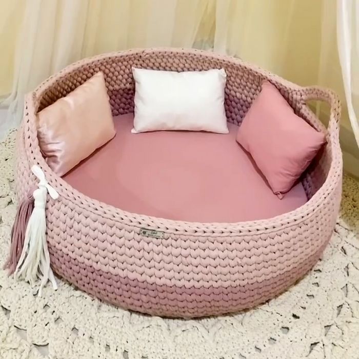 Berços, alcofas, tapetes e kit higiene em crochet