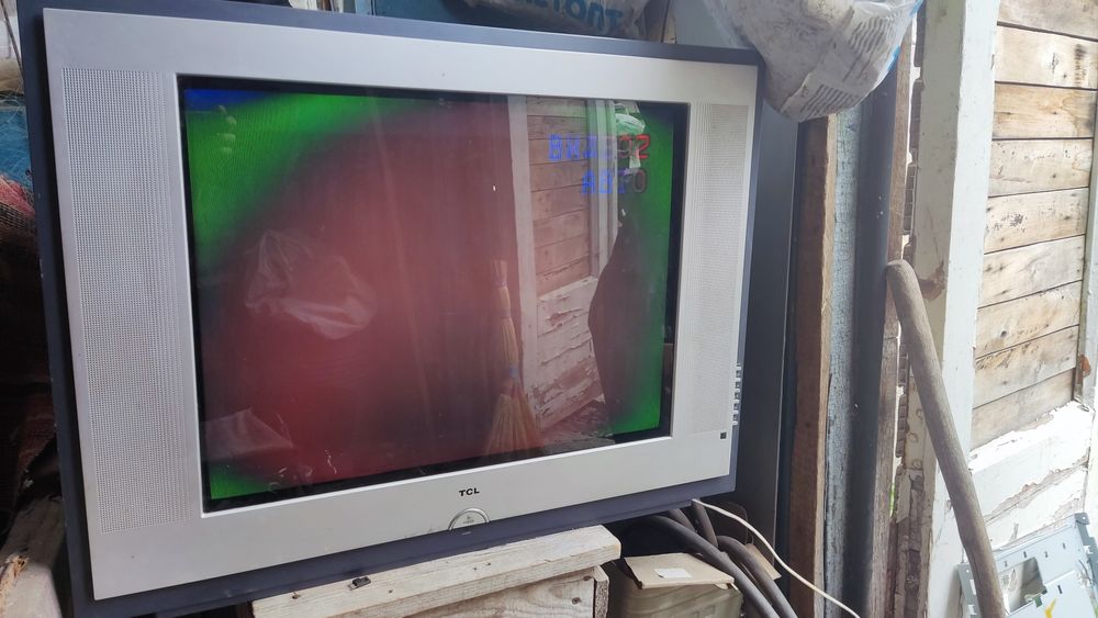 Телевизор TCL (на запчасти/под ремонт)