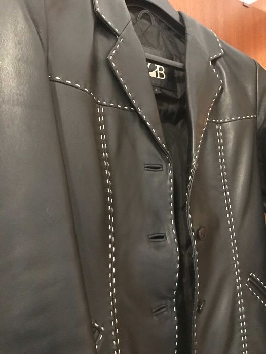 Casaco Preto em Pele Genuína - Novo s/ etiqueta