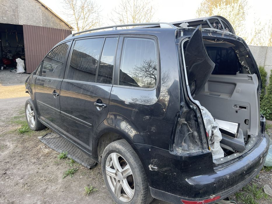 Кузовні деталі четверть криша двері Volkswagen Touran