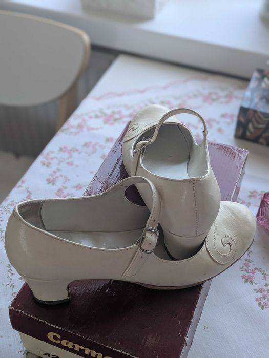 Skórzane czółenka