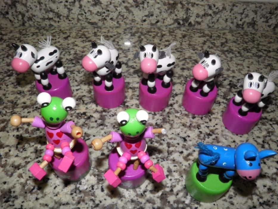 8 Bonecos de elásticos