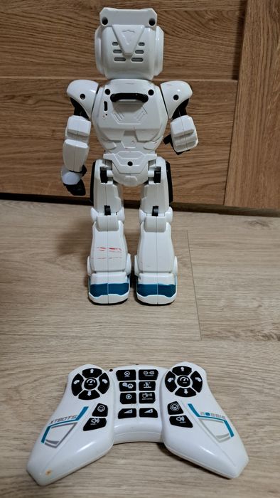 Robot sterowany pilotem