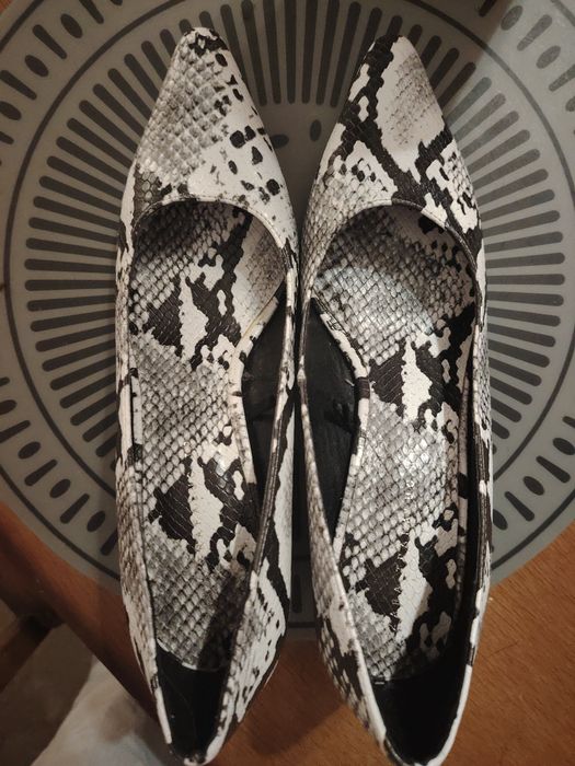 Sapatos Zara pele cobra 39