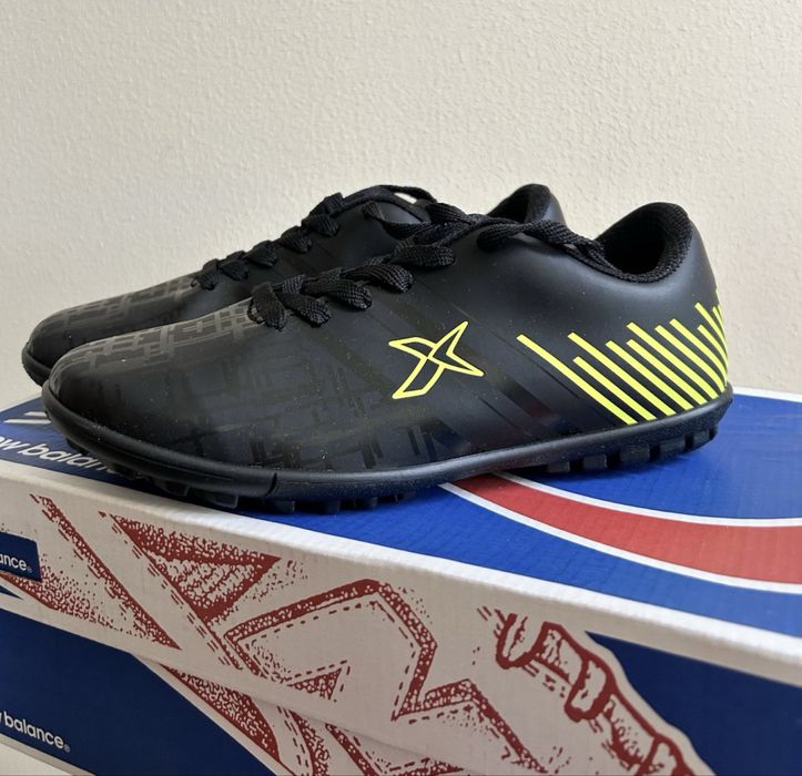 Футзалки футбольне взуття сороканожки 35 розмір