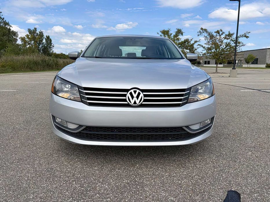 Volkswagen Passat Limited Edition      2015