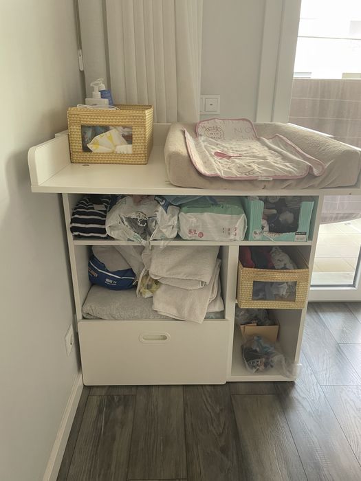Trocador e secretária Smastad Ikea branco