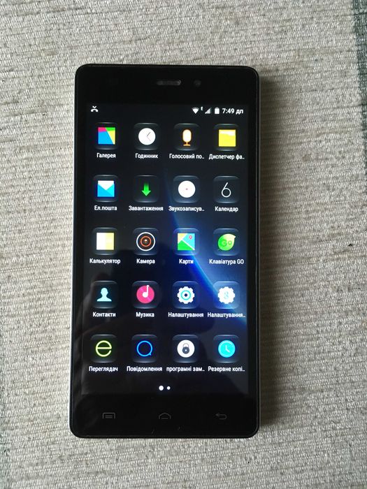 Смартфон Doogee x5 Гарний стан для дитини