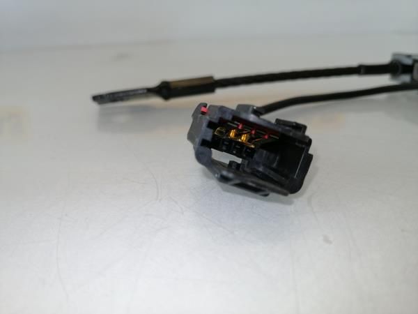 Encaixe de cinto frente esquerdo RENAULT Clio III (BR0/1, CR0/1)