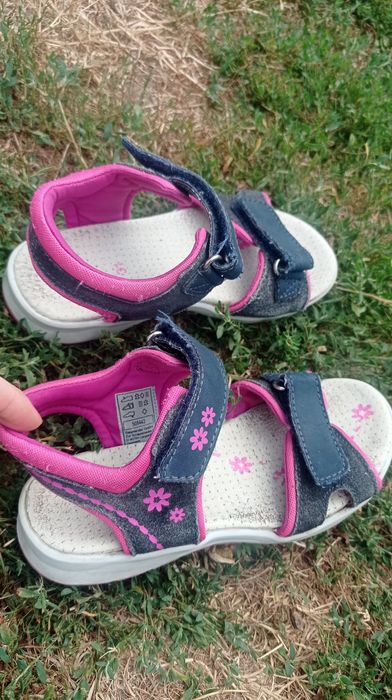 Босоніжки сандалі