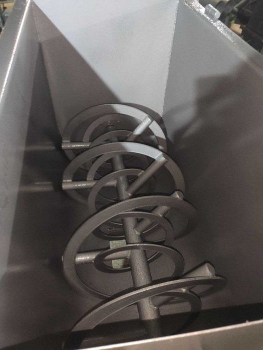 Кормозмішувач, Кормосмеситель 200 литрів, шнек, змішувач для зерна