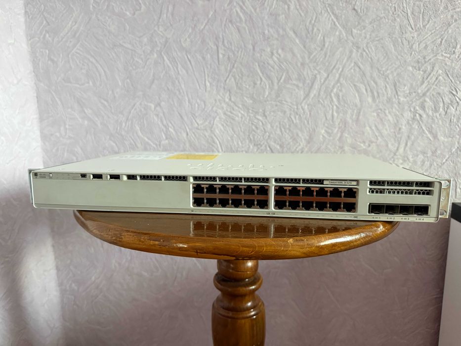 Коммутатор Cisco C9200L-24T-4G-A нал/безнал