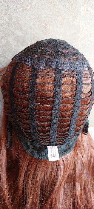 Продам парики для женщин.