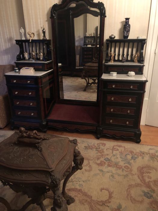 Mobilia de quarto em pau santo