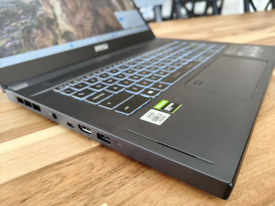 MSI Creator 15 i7-10875H,32gb,512gb, NVIDIA 1660 Ti 6gb