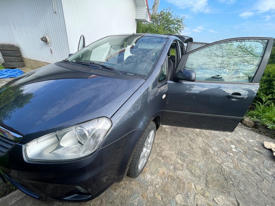 Автомобіль Ford C-Max