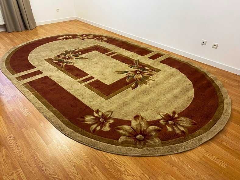 Килим б/в в доброму стані 2,5*4 метра