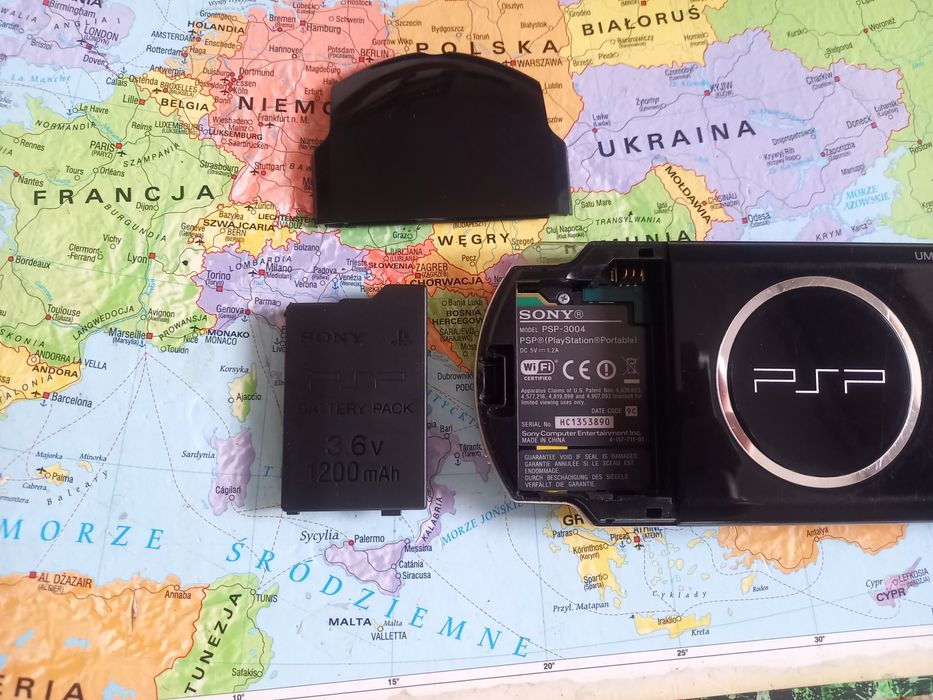 Konsola Sony psp 3004 (3000) slim 17 gier