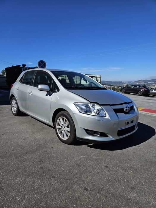 Toyota Auris 2.0 D4D de 2008 para peças.
Não vendo completo, apenas p