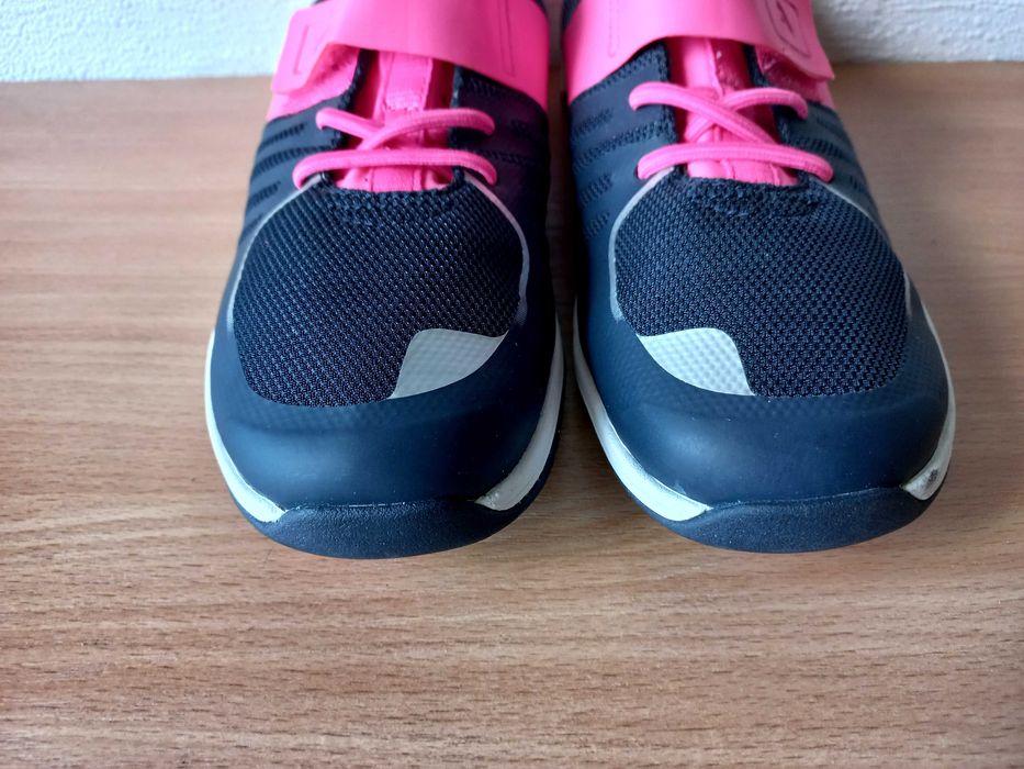 Чудові кросівки Clarks 34 р. устілка 22,5 см.